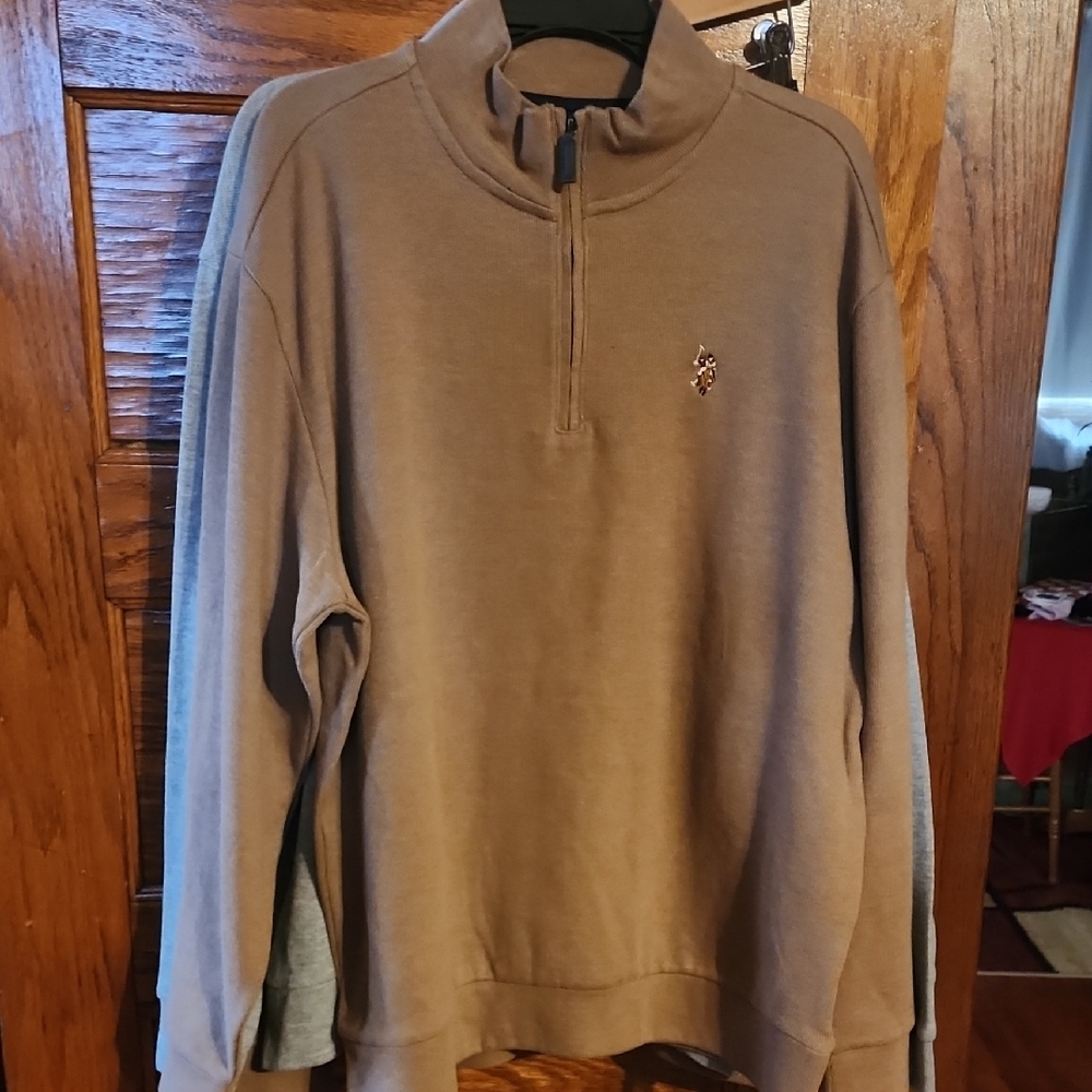 Men's Tan Sweater